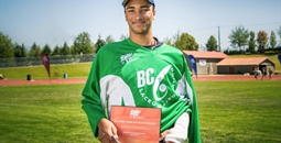 Box Lacrosse athlete Max Stalling wins W.R. Bennett Award